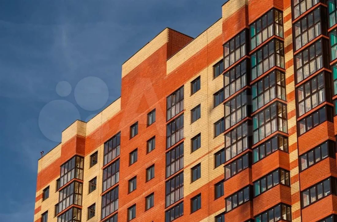 Купить --комнатную квартиру