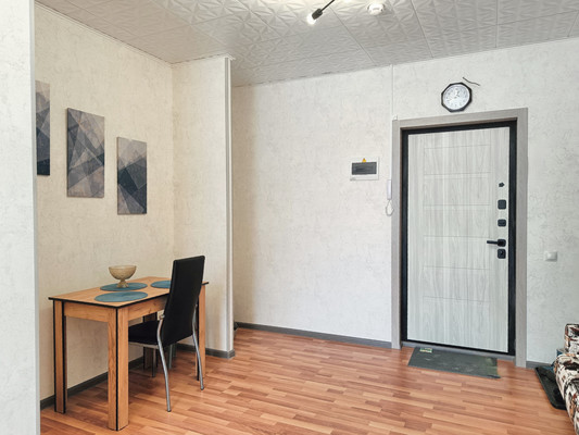 Купить --комнатную квартиру